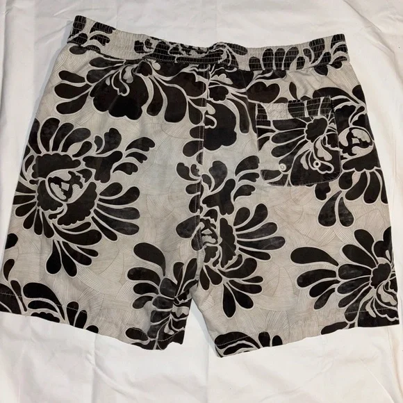 Tommy Bahama Relax Men’s Swim Trunks Size Large - Picture 6 of 6
